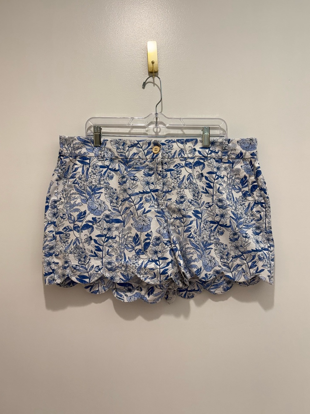 Crown & Ivy Floral Women’s Shorts